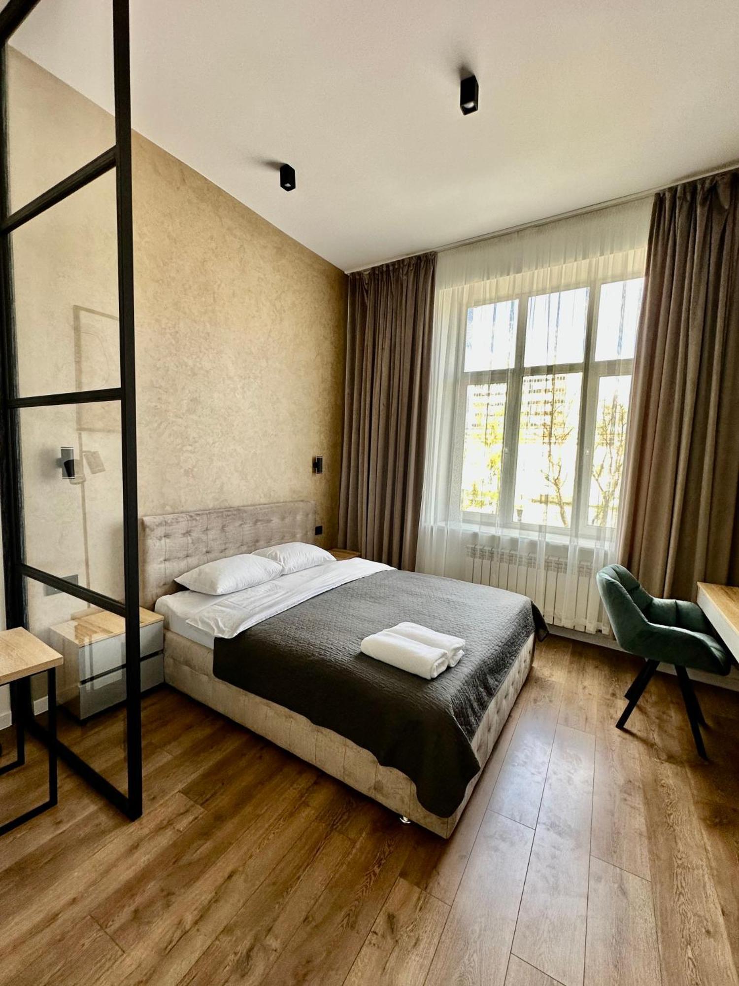 Romantic Apartments - In The Center Of Lviv , King-Size Bed Екстериор снимка