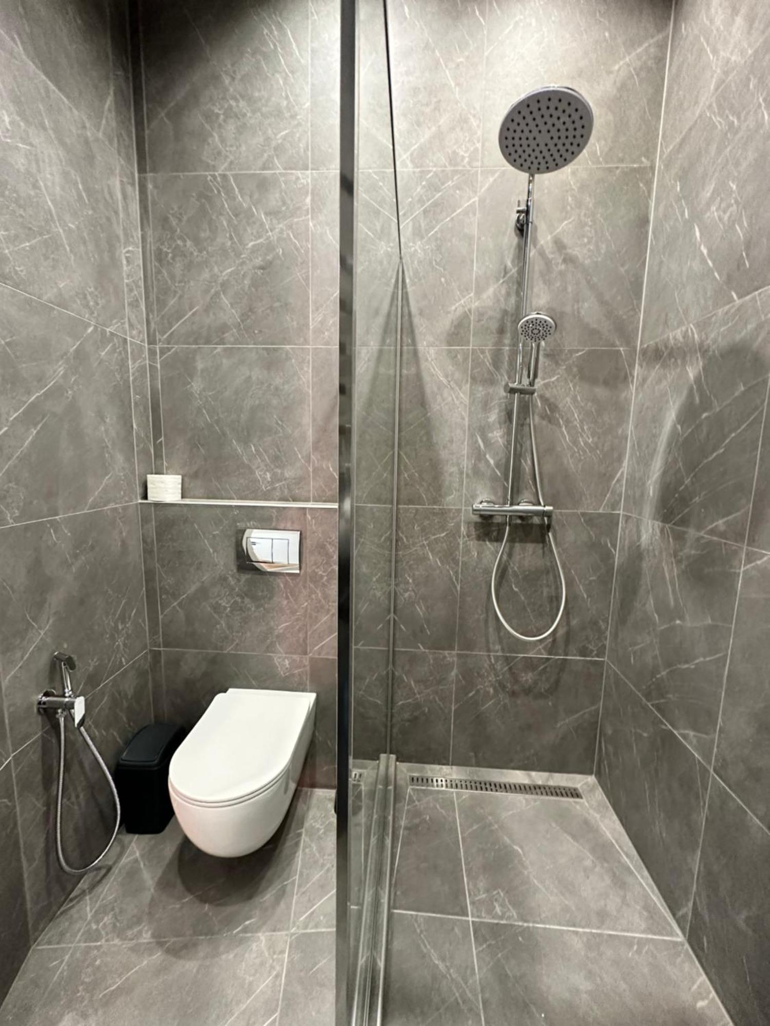 Romantic Apartments - In The Center Of Lviv , King-Size Bed Екстериор снимка