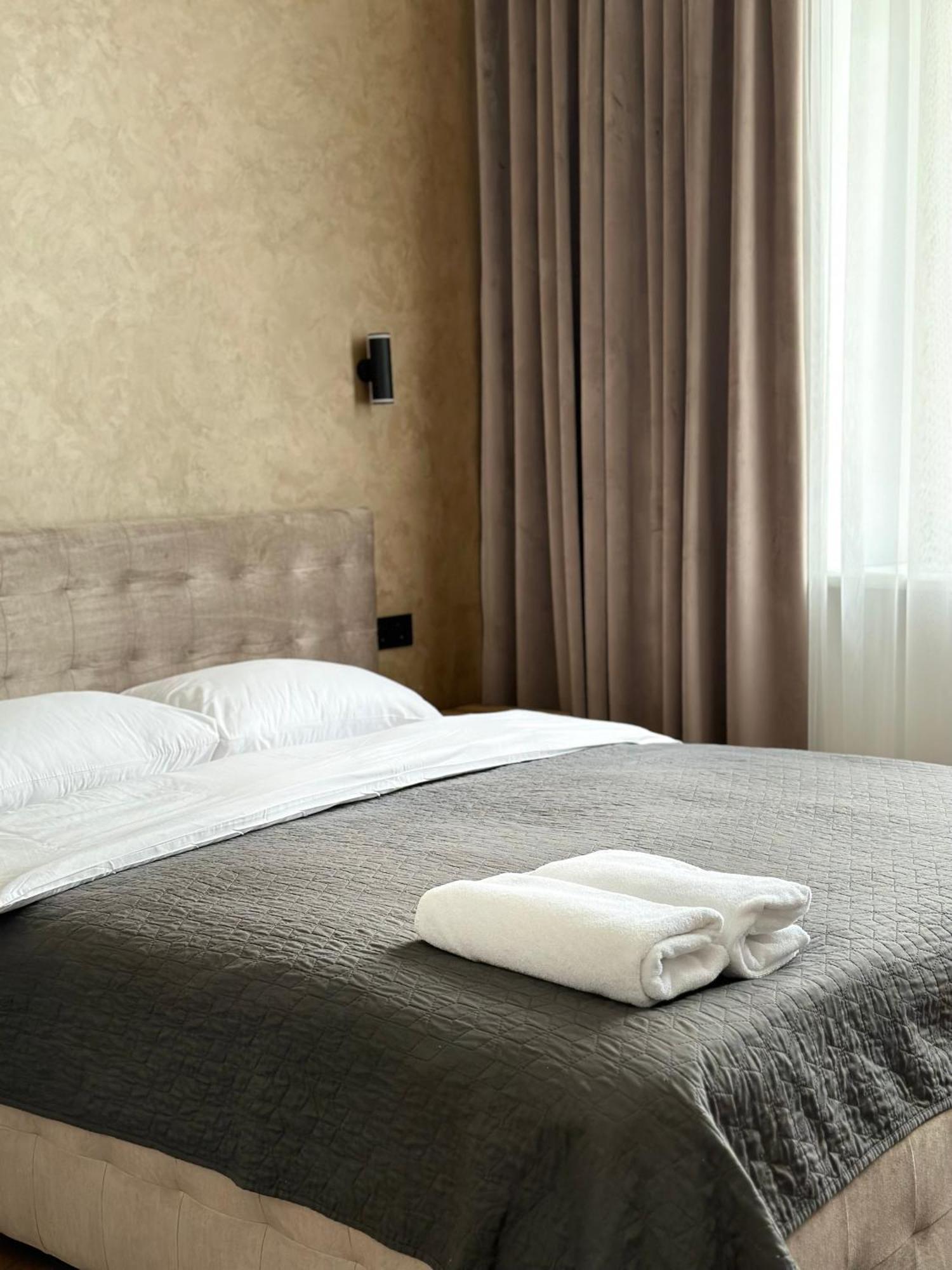 Romantic Apartments - In The Center Of Lviv , King-Size Bed Екстериор снимка