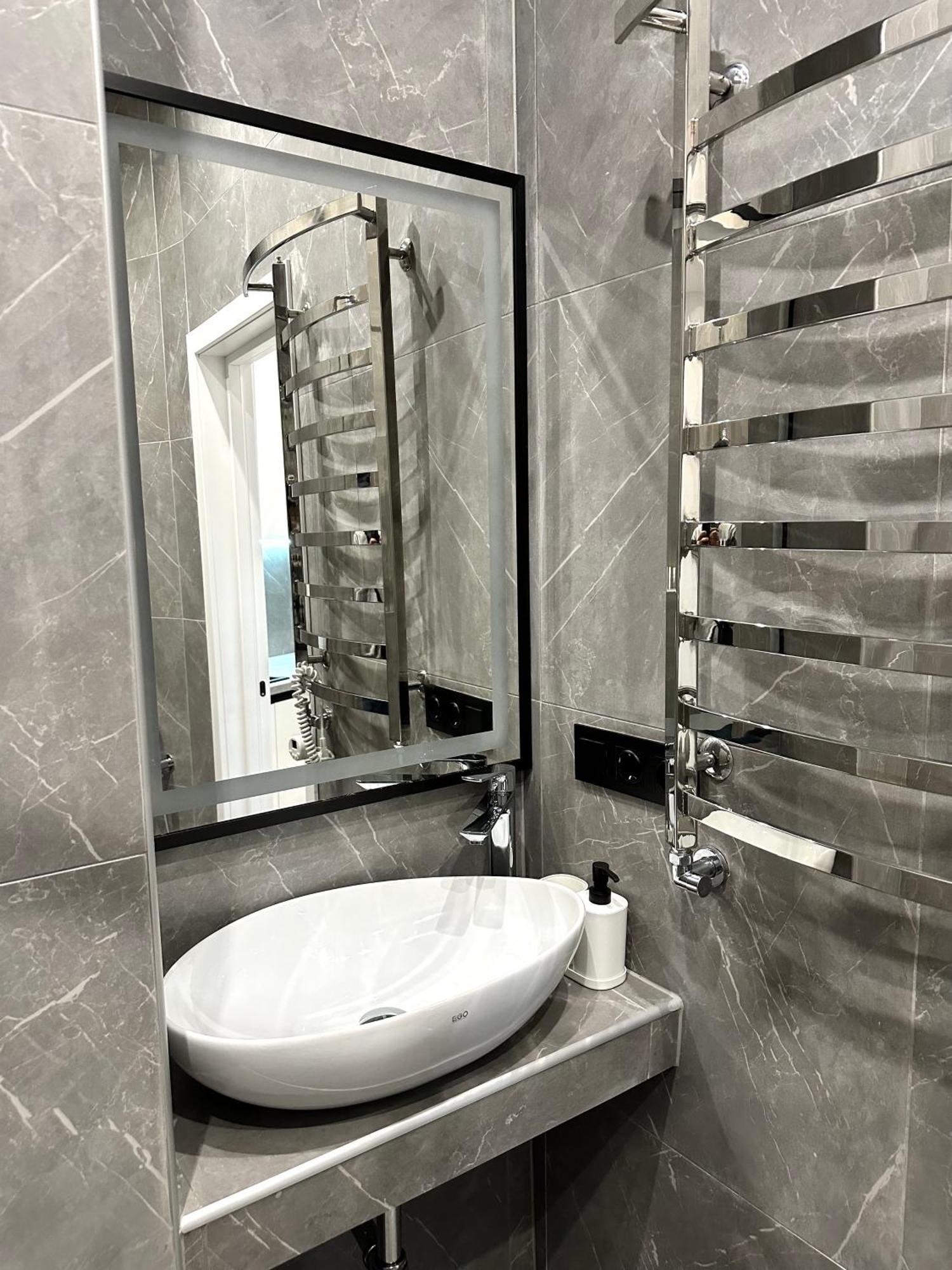 Romantic Apartments - In The Center Of Lviv , King-Size Bed Екстериор снимка