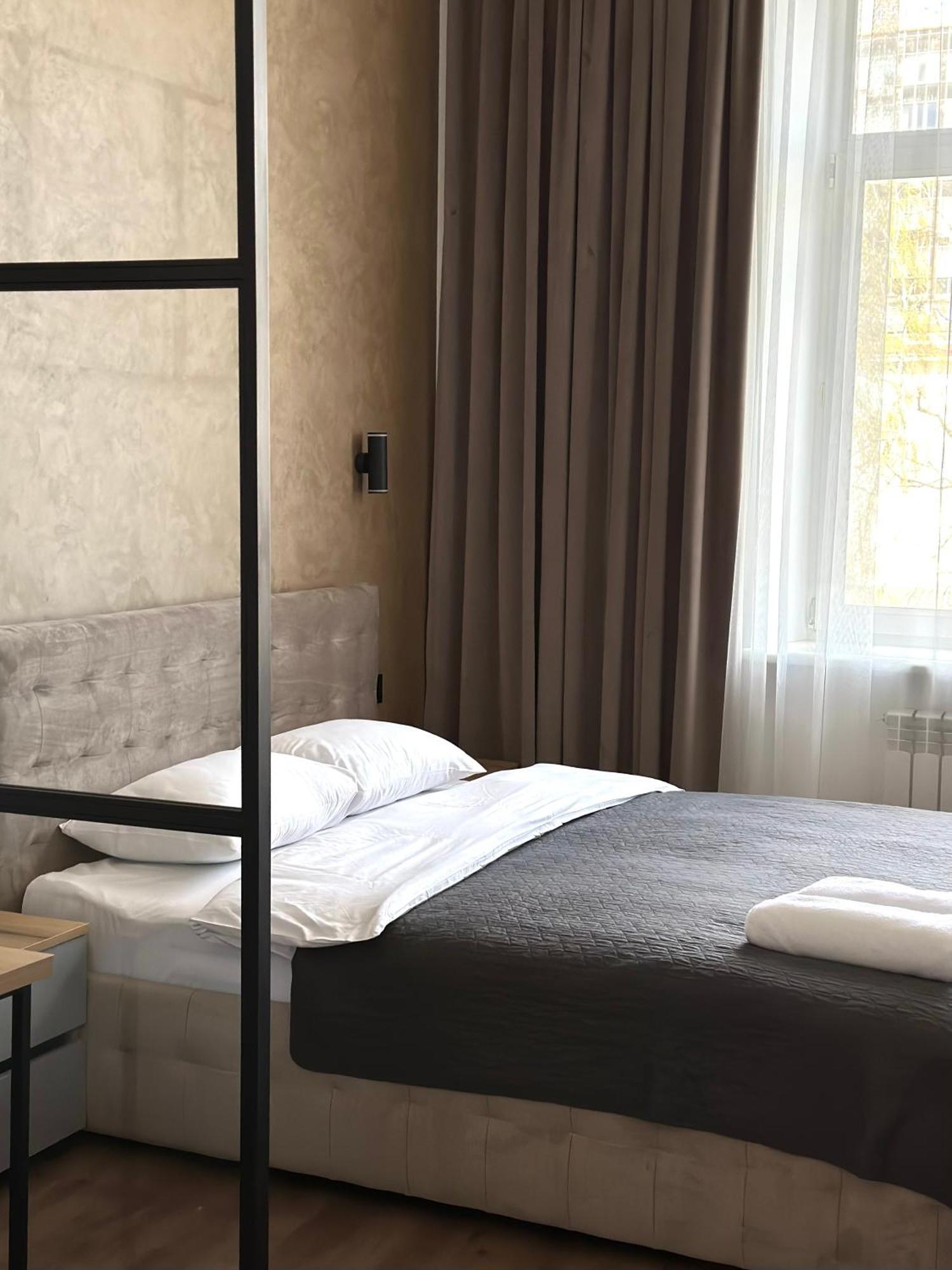 Romantic Apartments - In The Center Of Lviv , King-Size Bed Екстериор снимка