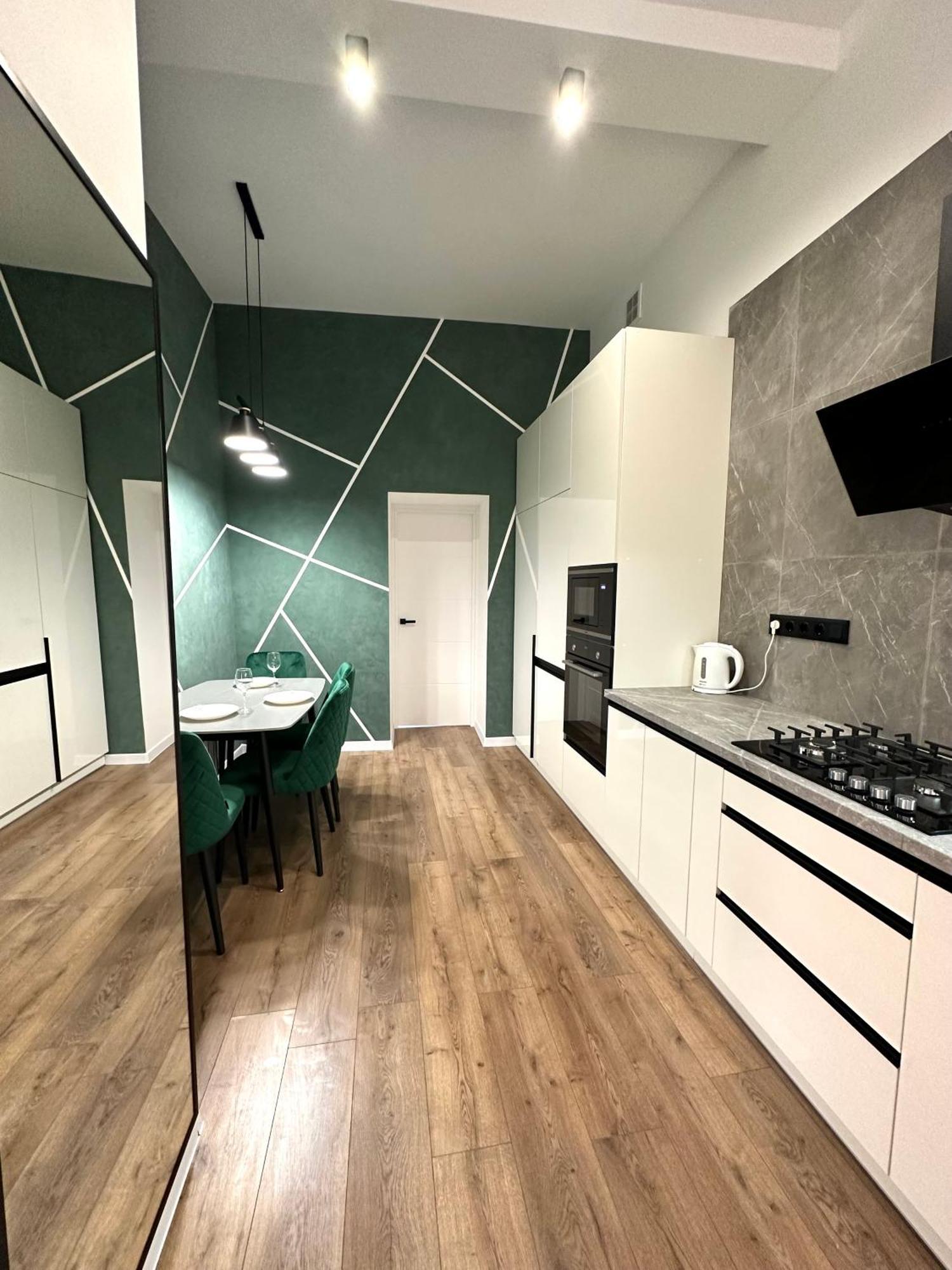 Romantic Apartments - In The Center Of Lviv , King-Size Bed Екстериор снимка