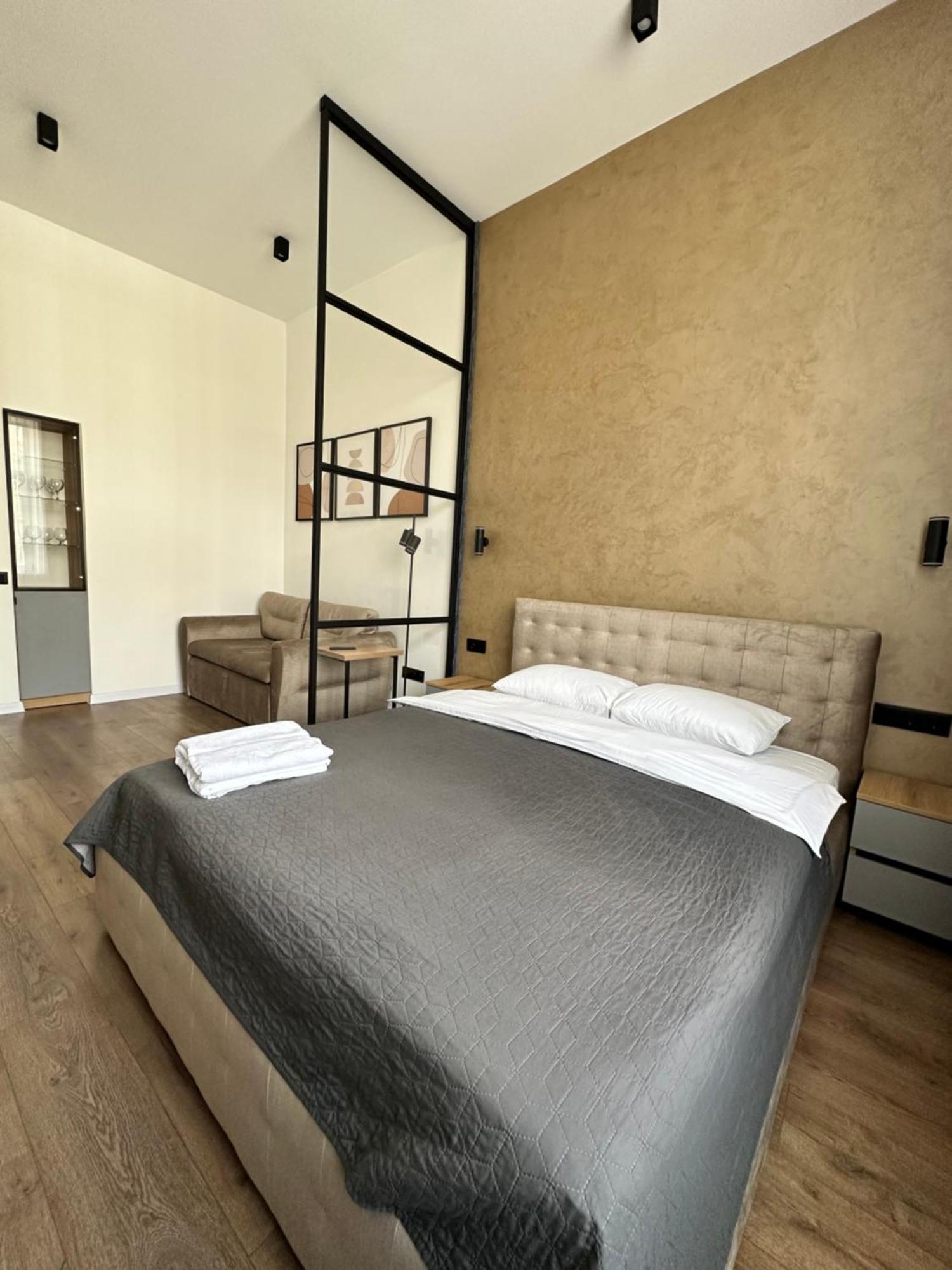 Romantic Apartments - In The Center Of Lviv , King-Size Bed Екстериор снимка