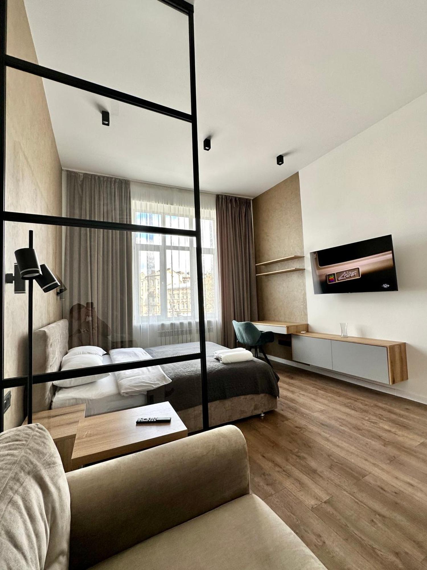 Romantic Apartments - In The Center Of Lviv , King-Size Bed Екстериор снимка